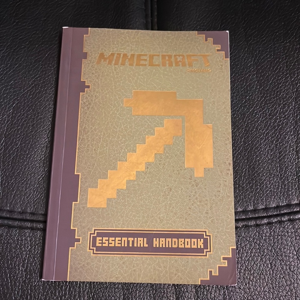 Minecraft Essential Handbook